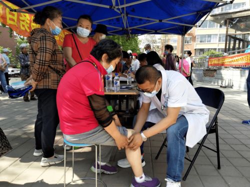 心系群眾辦實(shí)事 自立社區(qū)開展公益服務(wù)，科技惠民為居民數(shù)據(jù)保駕護(hù)航